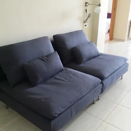 Lovely Three Bedroom Wifi Near Beach *