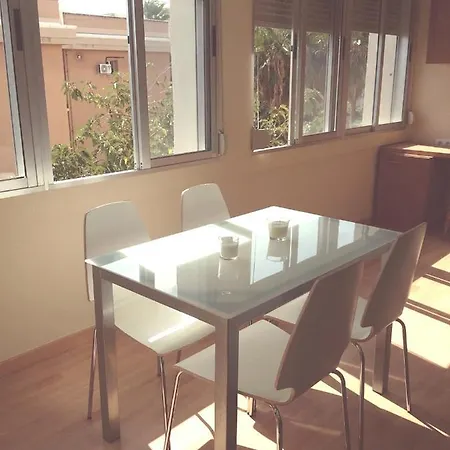 Apartment Lovely Three Bedroom Wifi Near Beach